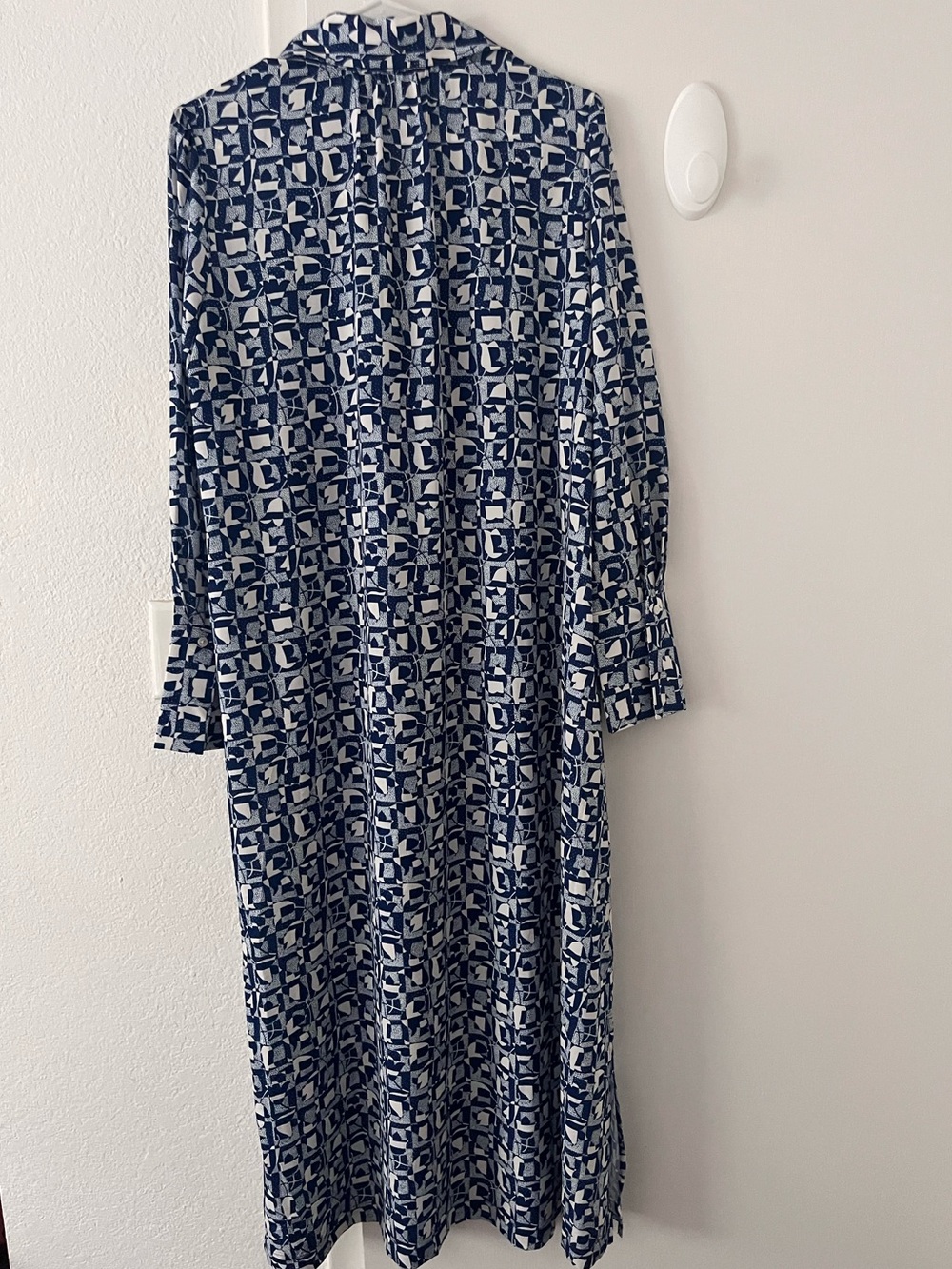 J. McLaughlin Geometric Tulip Long Sleeve Collared Hidden Button Dress Medium - Picture 7 of 13